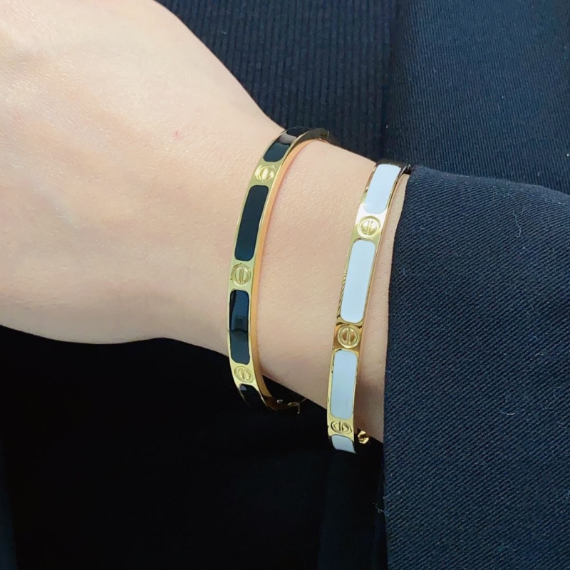 Ca*t1er bracelets